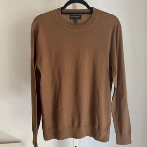 Banana Republic Tan Crew Neck Ribbed Trim Pullover Lightweight Sweater in Tan, M